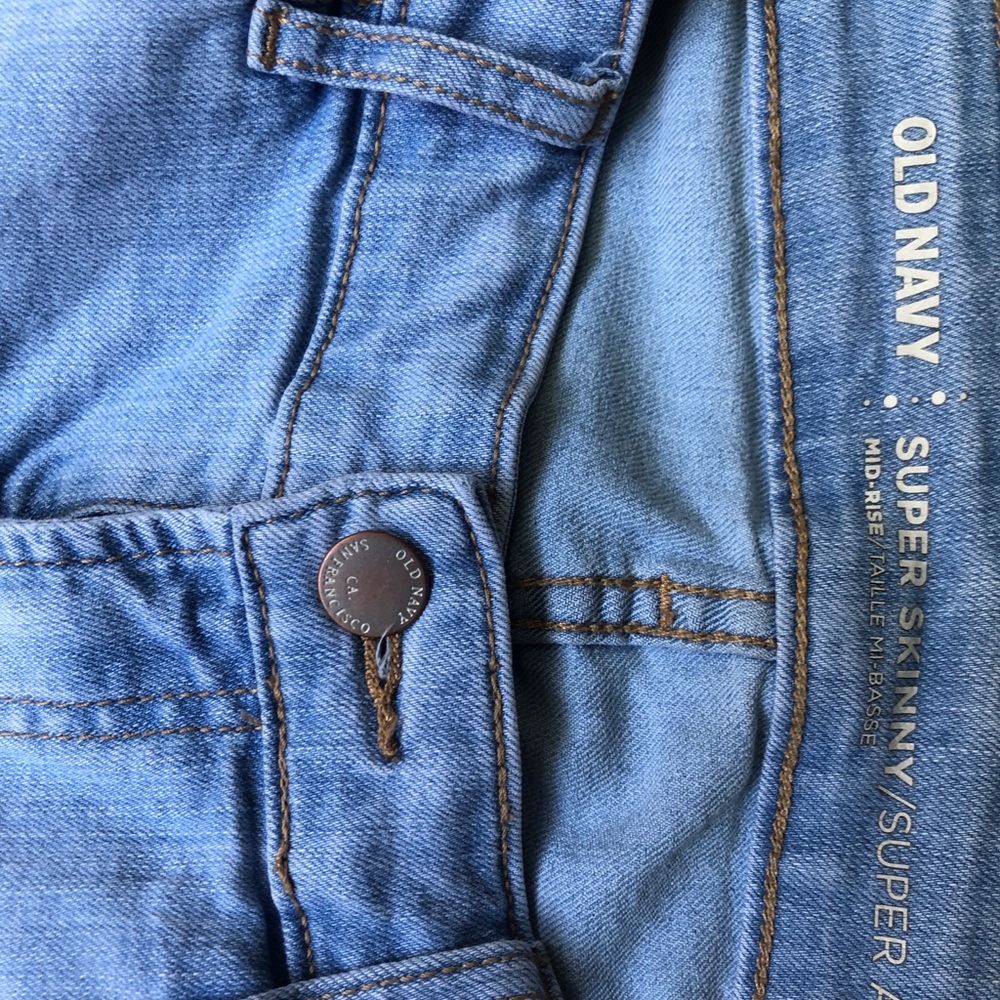 Light Wash Skinny Jeans